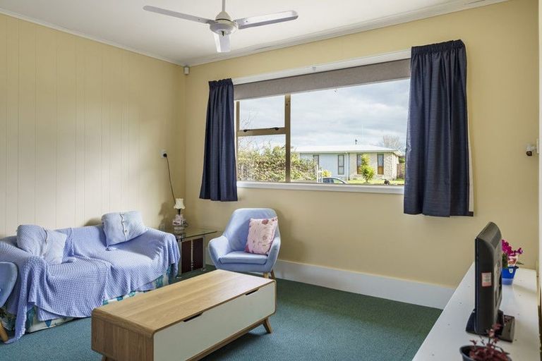 Photo of property in 28 Walton Way, Flaxmere, Hastings, 4120