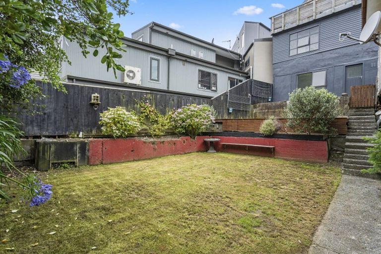 Photo of property in 20b Kellsmere Crescent, Island Bay, Wellington, 6023