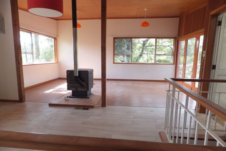 Photo of property in 35-37 Lone Kauri Road, Karekare, New Lynn, 0772