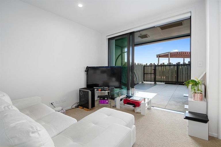 Photo of property in 208/6 Waikumete Road, Glen Eden, Auckland, 0602