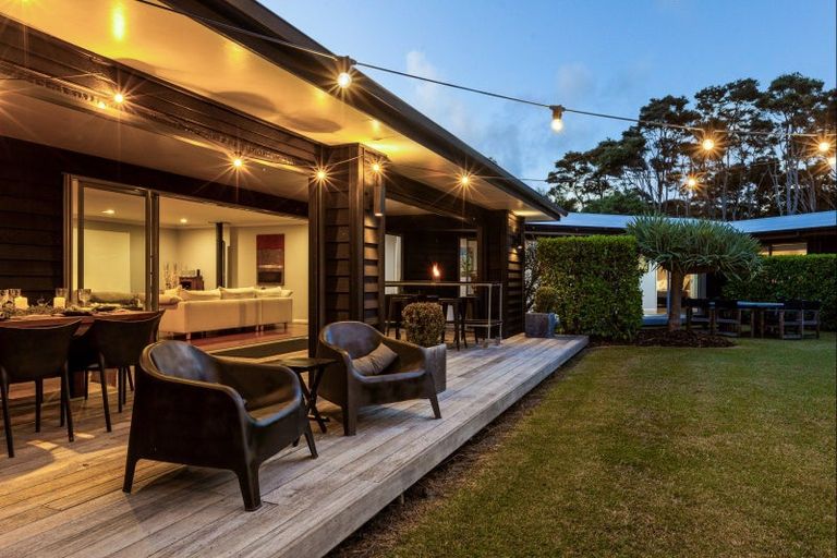 Photo of property in 875 Hibiscus Coast Highway, Waiwera, Orewa, 0994