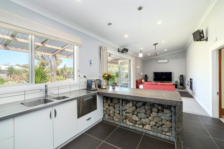 Photo of property in 151 Pembroke Street, Carterton, 5713