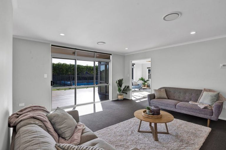 Photo of property in 9a Dolphin Parade, Bell Block, New Plymouth, 4312