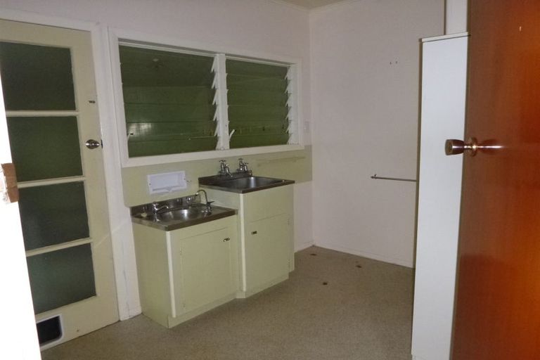 Photo of property in 18 Richardson Street, Woodville, 4920