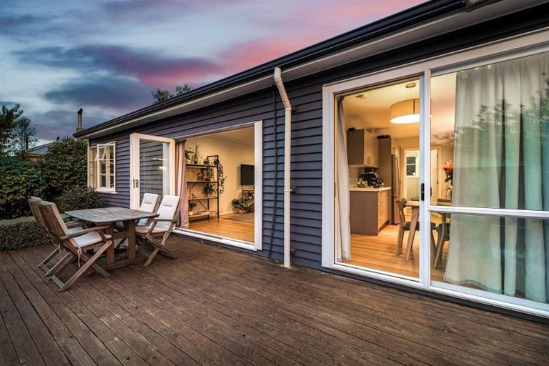 Photo of property in 44 Pitcairn Crescent, Bryndwr, Christchurch, 8053