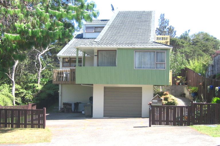 Photo of property in 23 Gladys Avenue, Glenfield, Auckland, 0629