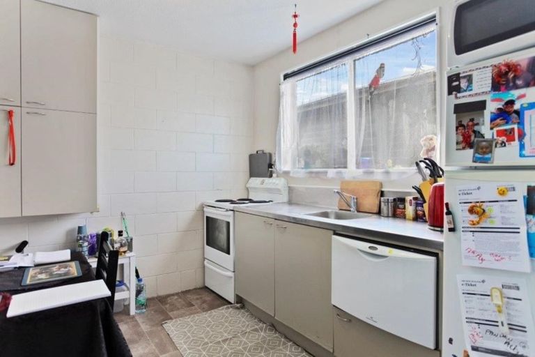 Photo of property in 2/19 Hargest Crescent, Sydenham, Christchurch, 8023