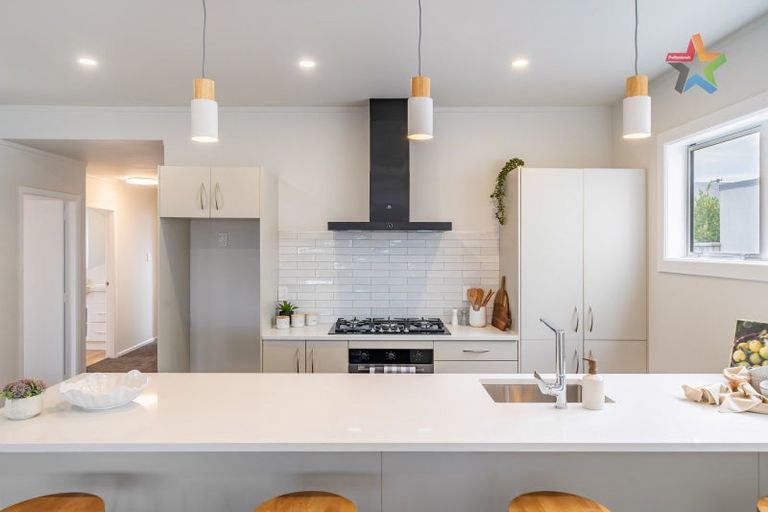 Photo of property in 221 The Esplanade, Petone, Lower Hutt, 5012