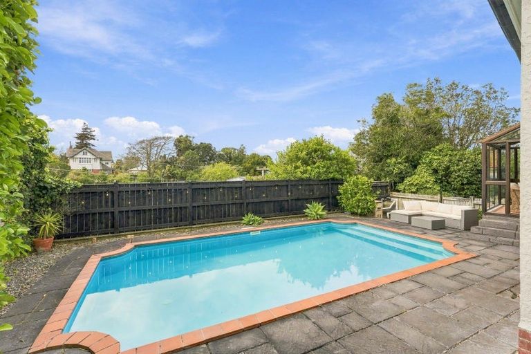 Photo of property in 3 Dickson Crescent, Saint Johns Hill, Whanganui, 4500