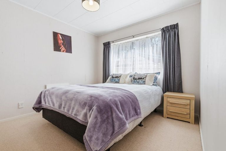 Photo of property in 2 Kempton Place, Richmond Heights, Taupo, 3330