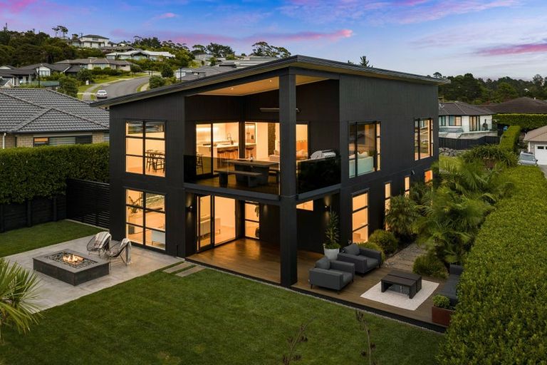 Photo of property in 20 Woodridge Drive, Stanmore Bay, Whangaparaoa, 0932