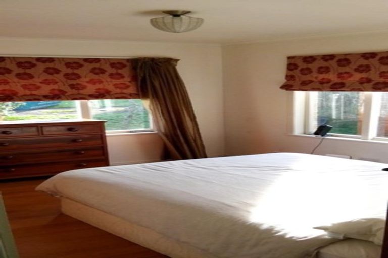 Photo of property in 11 Colonial Road, Chatswood, Auckland, 0626