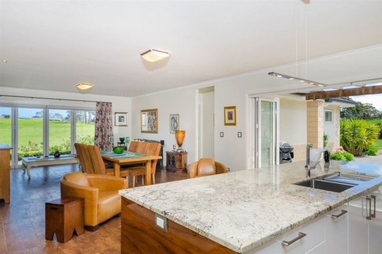 Photo of property in 94c Pomona Road, Kumeu, 0891