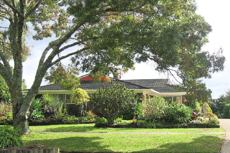 Photo of property in 143 Fisher Parade, Sunnyhills, Auckland, 2010