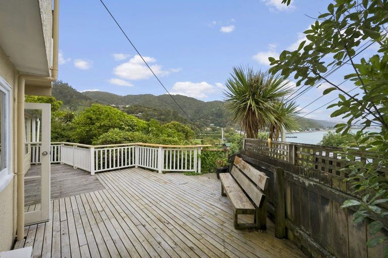 Photo of property in 15 Ferry Road, Days Bay, Lower Hutt, 5013