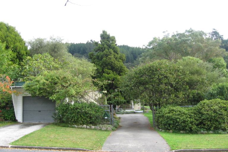 Photo of property in 34 Jocelyn Crescent, Pinehaven, Upper Hutt, 5019