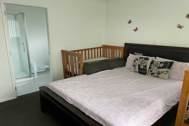 Photo of property in 24 Ladeira Place, Fitzroy, Hamilton, 3206