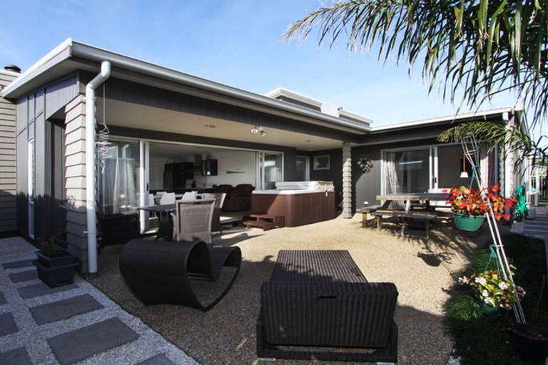 Photo of property in 8 Ocean Breeze Drive, Waihi Beach, 3611