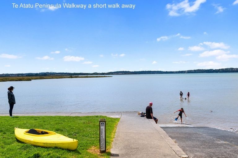 Photo of property in 22a Rewarewa Road, Te Atatu Peninsula, Auckland, 0610