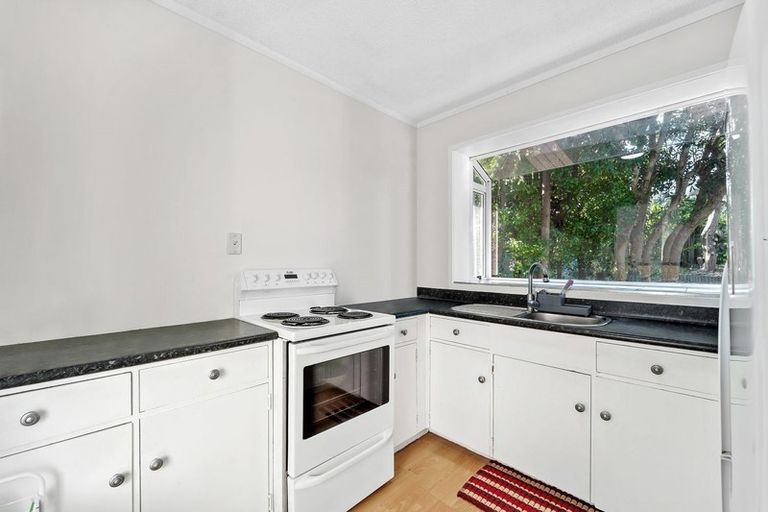 Photo of property in 2/21 Glamorgan Drive, Torbay, Auckland, 0630