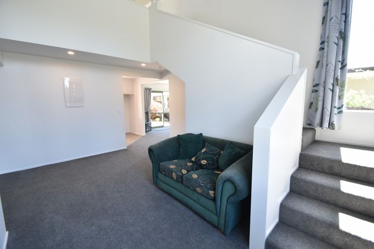 Photo of property in 12 Ahuriri Drive, Omarama, 9412