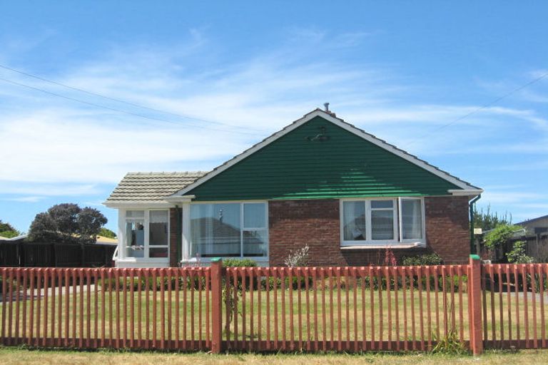 Photo of property in 90 Baynes Street, Burwood, Christchurch, 8083