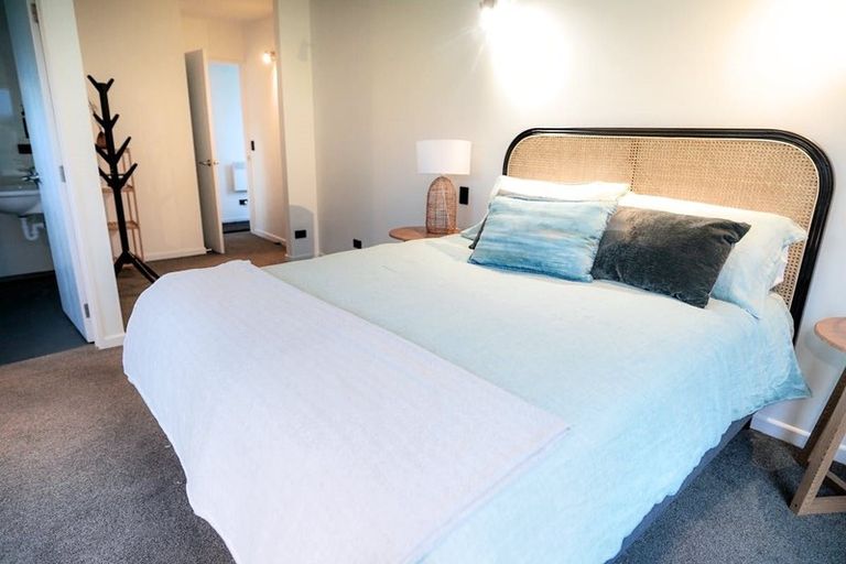 Photo of property in 8 Invincible Drive, Glenorchy, 9372