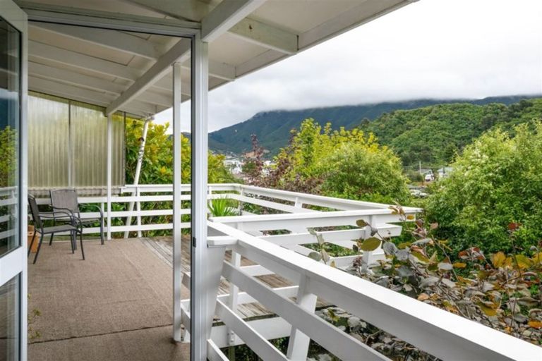 Photo of property in 50b Milton Terrace, Picton, 7220