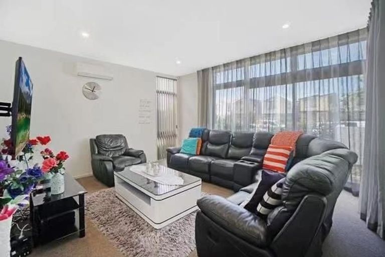 Photo of property in 55 Battalion Drive, Papakura, 2110