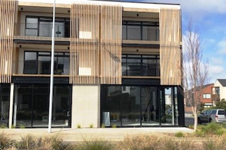 Photo of property in 2/163 Hobsonville Point Road, Hobsonville, Auckland, 0616