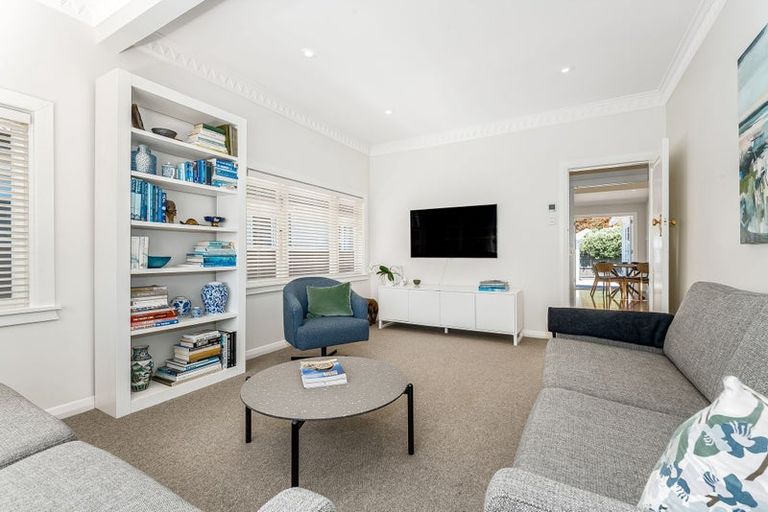 Photo of property in 73 Oroua Street, Eastbourne, Lower Hutt, 5013