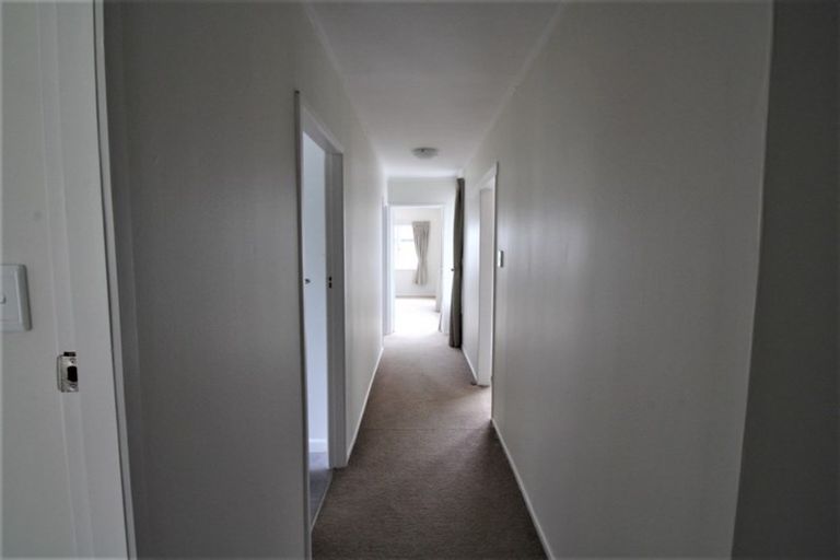 Photo of property in 519a East Coast Road, Murrays Bay, Auckland, 0630