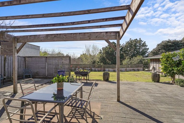 Photo of property in 20 Frimley Terrace, Waikanae Beach, Waikanae, 5036