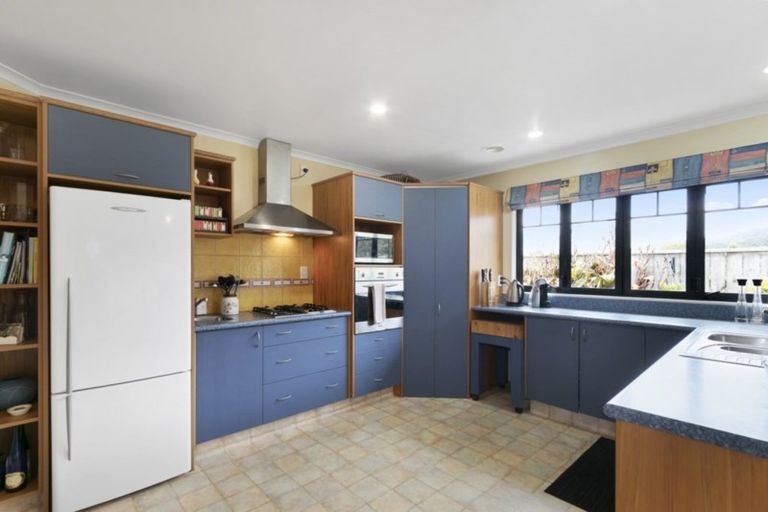 Photo of property in 52-54a Bell Road, Waiwhetu, Lower Hutt, 5010