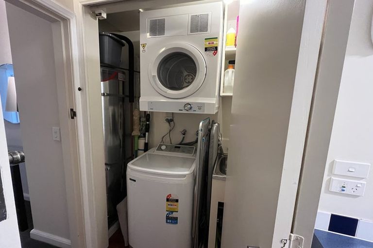 Photo of property in Olympus Flats, 1/280 Oriental Parade, Oriental Bay, Wellington, 6011