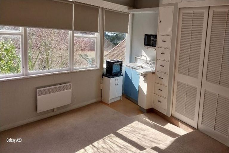 Photo of property in 5 Waiteata Road, Kelburn, Wellington, 6012