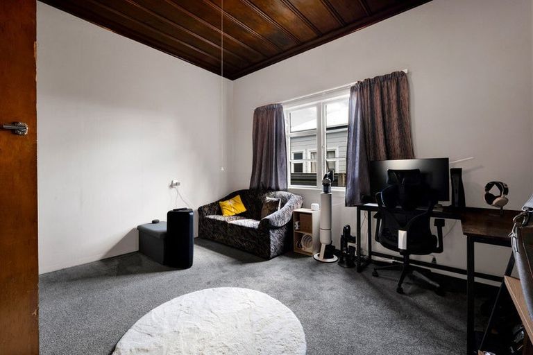 Photo of property in 4 Tawhiti Road, Hawera, 4610