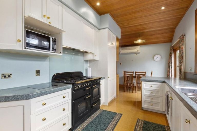 Photo of property in 5 Three Mile Hill Road, Halfway Bush, Dunedin, 9010