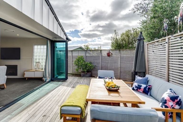 Photo of property in 15 Carl Avenue, Havelock North, 4130