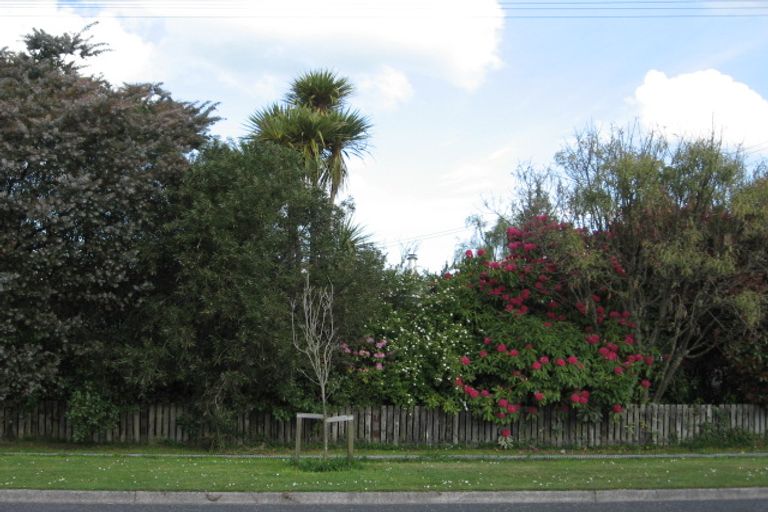 Photo of property in 6 Farnworth Avenue, Holdens Bay, Rotorua, 3010