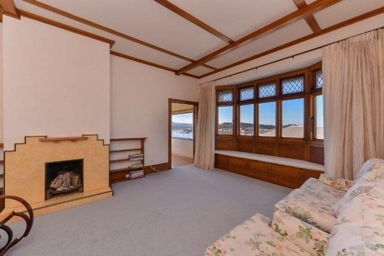 Photo of property in 8 Lower Watt Street, Wadestown, Wellington, 6012