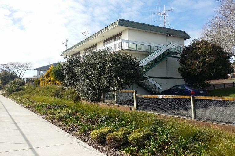 Photo of property in 2/4 Moana Street, Frankton, Hamilton, 3204