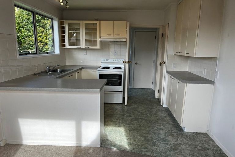 Photo of property in 1/34 Darren Crescent, Half Moon Bay, Auckland, 2012