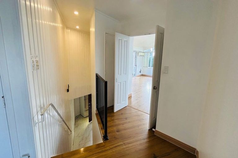 Photo of property in 24 Sunnyhill Crescent, Sunnyhills, Auckland, 2010