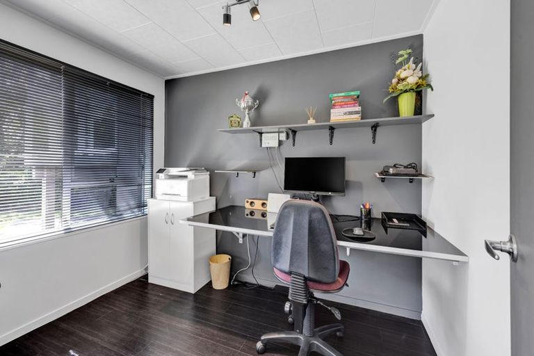 Photo of property in 21 Tainui Terrace, Inglewood, 4330