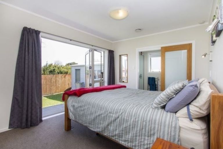 Photo of property in 41 Walworth Avenue, Pakuranga Heights, Auckland, 2010