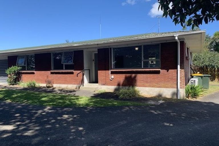 Photo of property in 1/7 Seakens Way, Glen Eden, Auckland, 0602