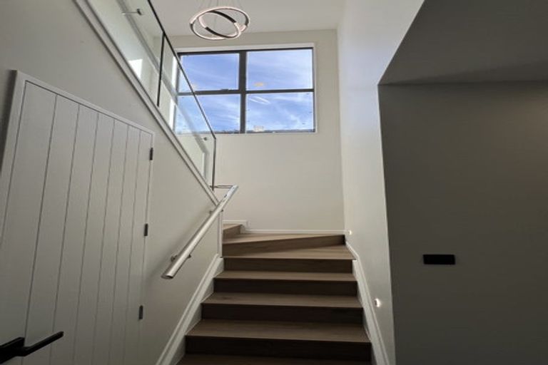 Photo of property in 1 Ripa Street, Flat Bush, Auckland, 2019