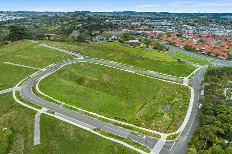 Photo of property in 15 Awanui Road, Red Beach, 0932