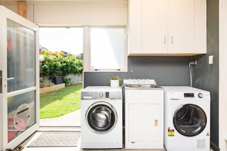 Photo of property in 3 Ursula Drive, Feilding, 4702